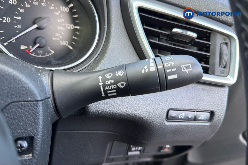 Nissan Qashqai N-Connecta Manual Petrol SUV - Stock Number (1641607) - 7th supplementary image