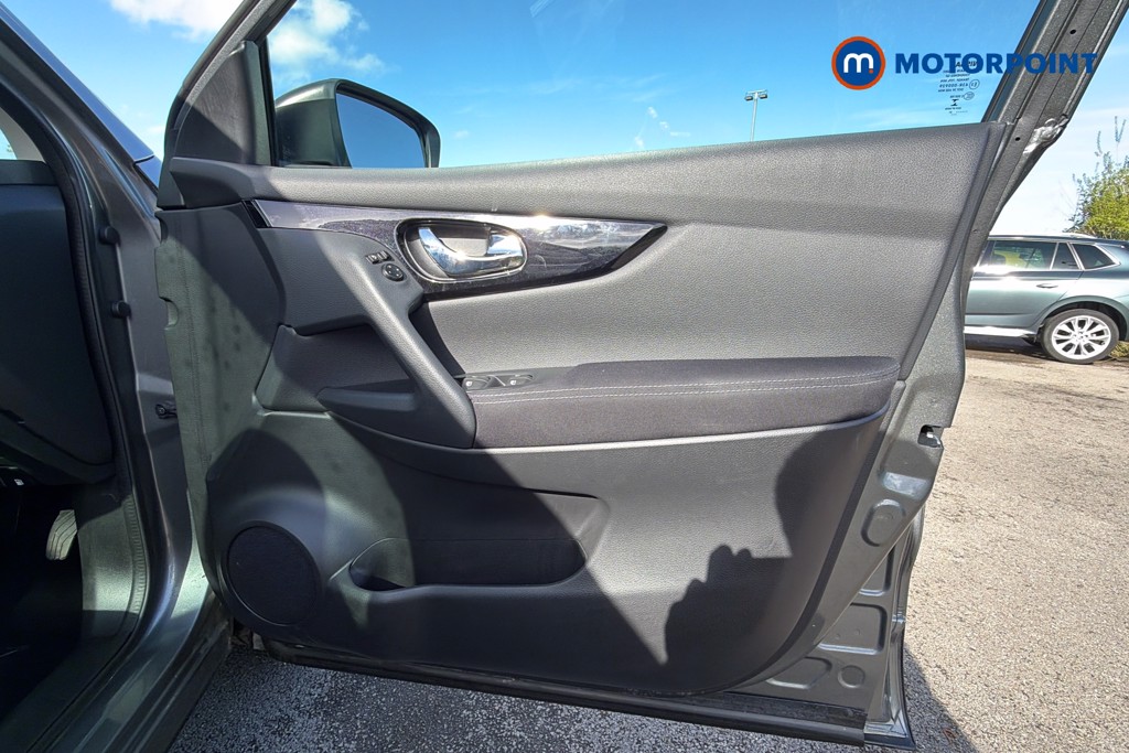 Nissan Qashqai N-Connecta Manual Petrol SUV - Stock Number (1641607) - 19th supplementary image