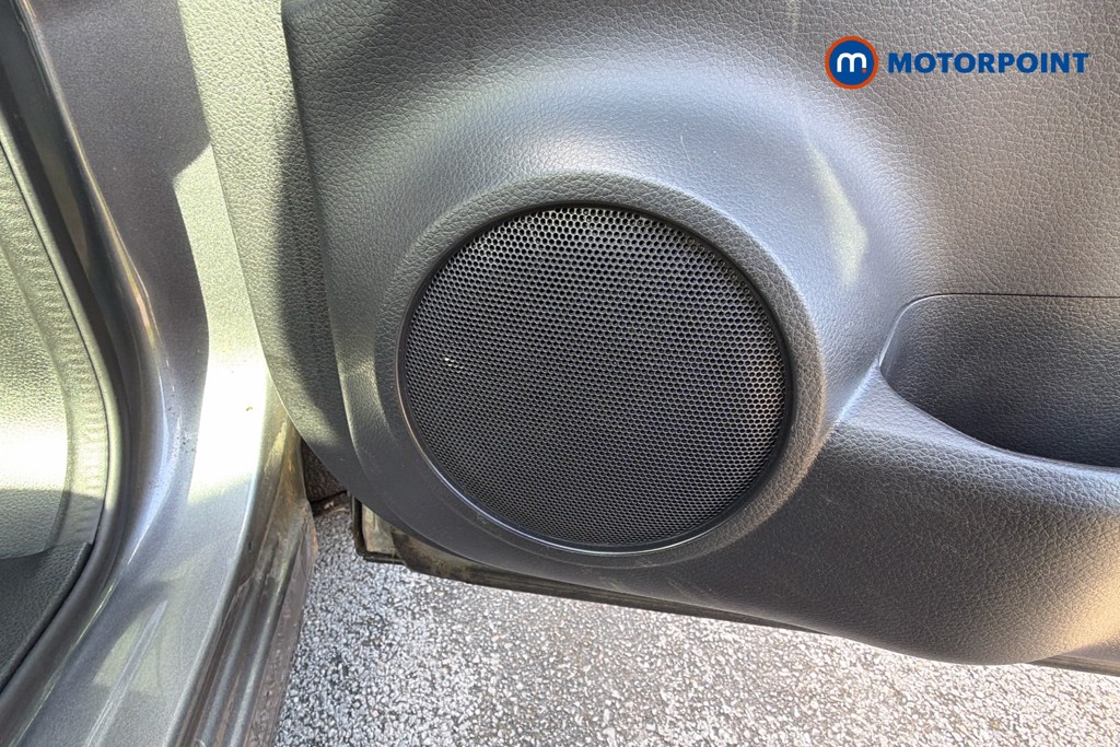 Nissan Qashqai N-Connecta Manual Petrol SUV - Stock Number (1641607) - 21st supplementary image