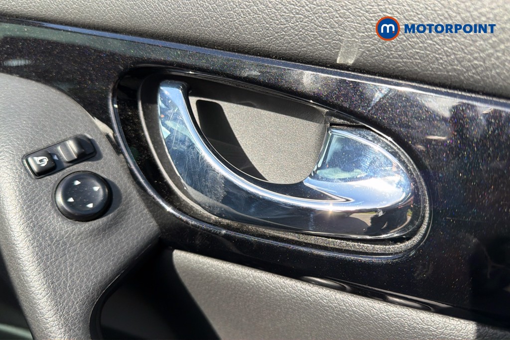 Nissan Qashqai N-Connecta Manual Petrol SUV - Stock Number (1641607) - 42nd supplementary image