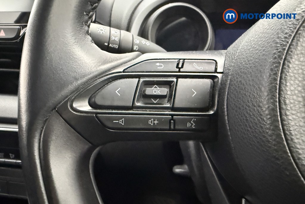 Toyota Yaris Design Automatic Petrol-Electric Hybrid Hatchback - Stock Number (1641654) - 13th supplementary image