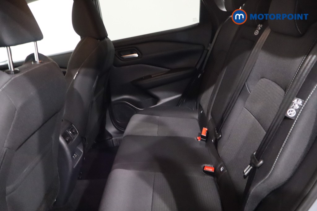 Nissan Qashqai N-Connecta Manual Petrol SUV - Stock Number (1641765) - 5th supplementary image