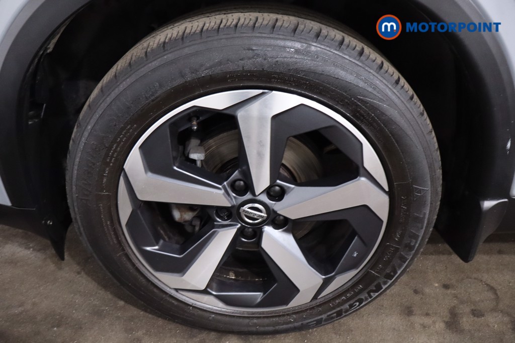 Nissan Qashqai N-Connecta Manual Petrol SUV - Stock Number (1641765) - 11th supplementary image