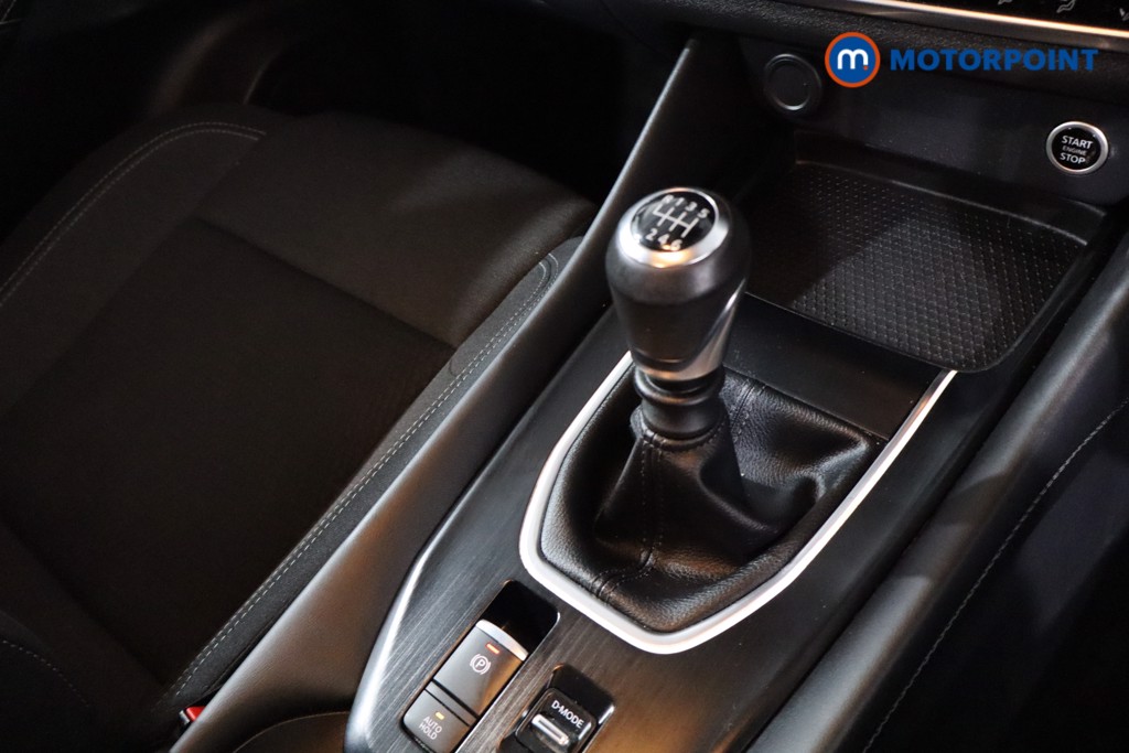 Nissan Qashqai N-Connecta Manual Petrol SUV - Stock Number (1641765) - 20th supplementary image