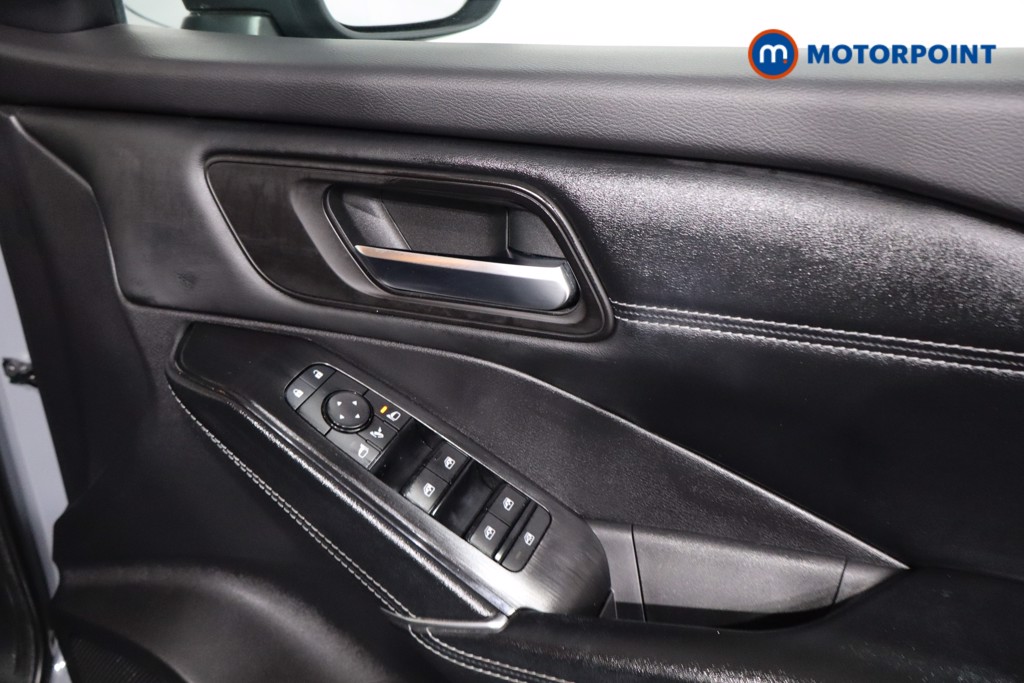 Nissan Qashqai N-Connecta Manual Petrol SUV - Stock Number (1641765) - 24th supplementary image