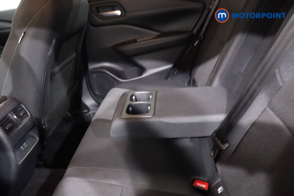 Nissan Qashqai N-Connecta Manual Petrol SUV - Stock Number (1641765) - 26th supplementary image