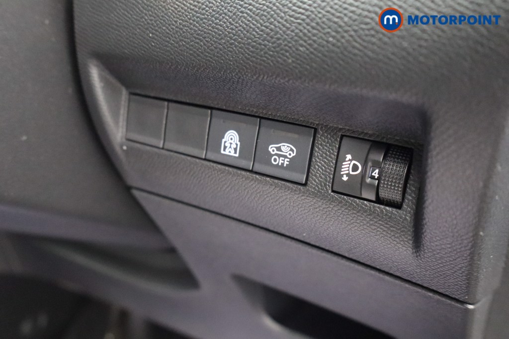 Peugeot 208 Allure Manual Petrol Hatchback - Stock Number (1642509) - 4th supplementary image