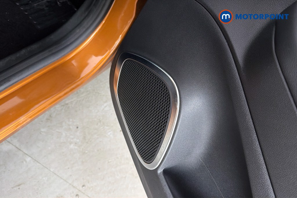Renault Captur Iconic Manual Petrol SUV - Stock Number (1642794) - 21st supplementary image