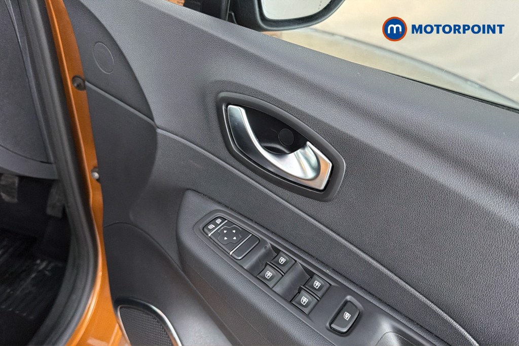 Renault Captur Iconic Manual Petrol SUV - Stock Number (1642794) - 42nd supplementary image
