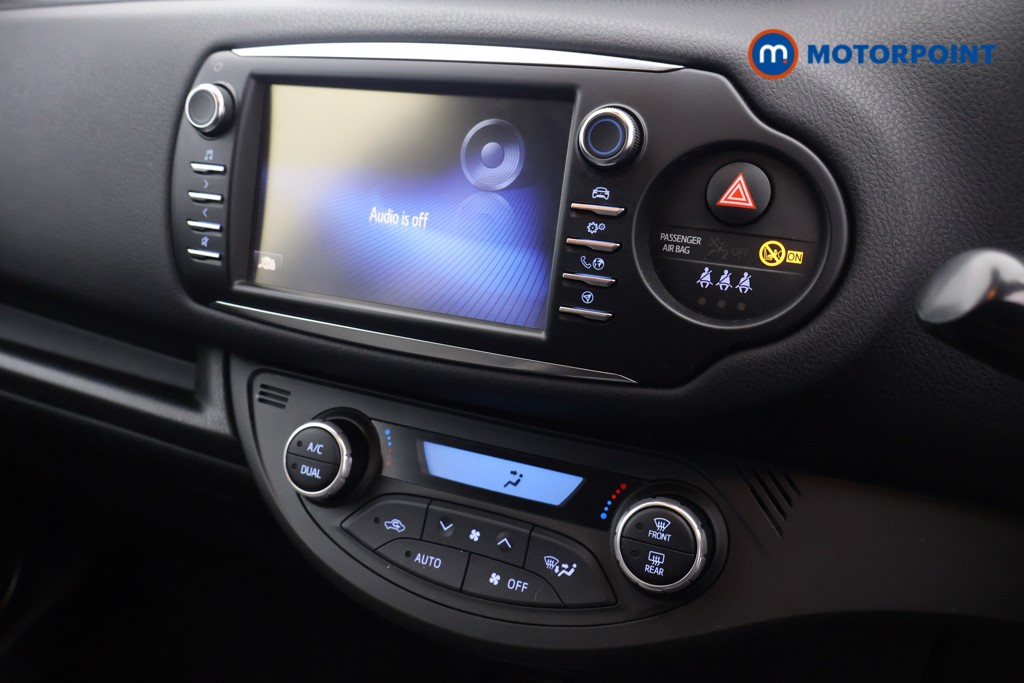 Toyota Yaris Y20 Automatic Petrol-Electric Hybrid Hatchback - Stock Number (1642837) - 5th supplementary image