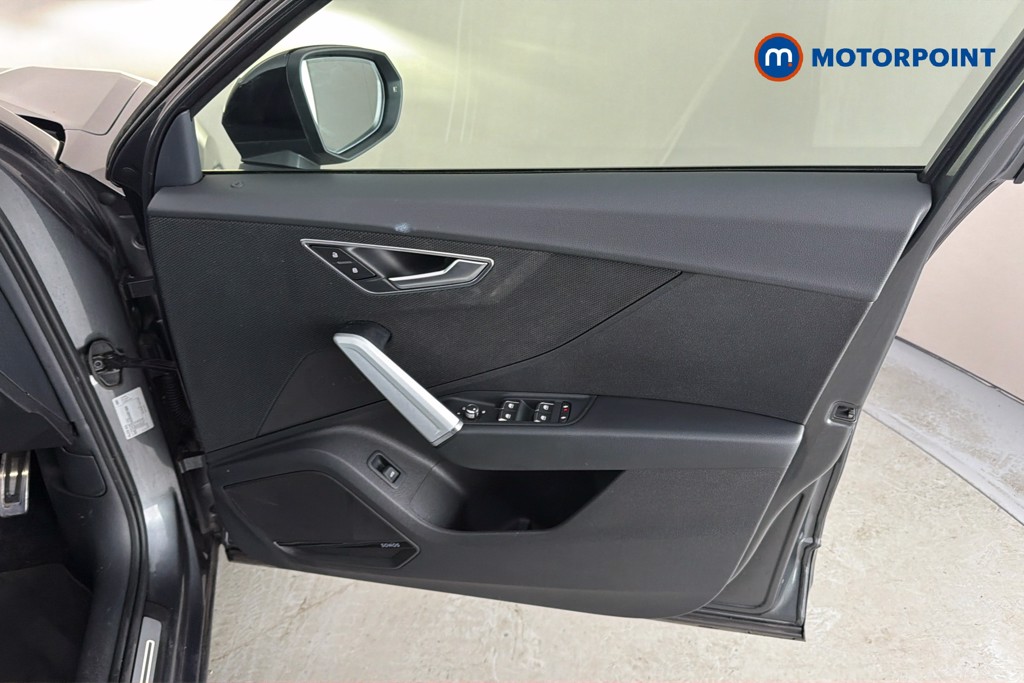 Audi Q2 Black Edition Manual Petrol SUV - Stock Number (1643040) - 19th supplementary image