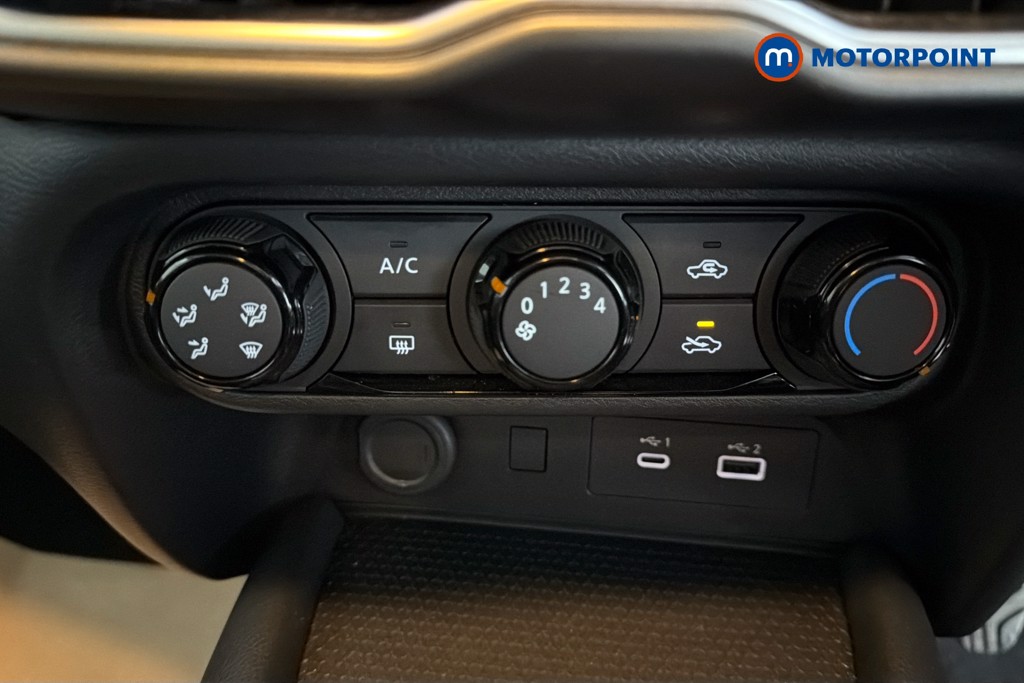 Nissan Juke Acenta Premium Manual Petrol SUV - Stock Number (1643182) - 12th supplementary image