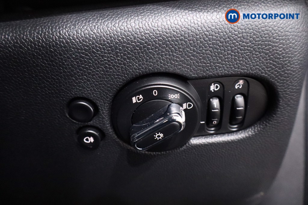 Mini Hatchback One Classic Manual Petrol Hatchback - Stock Number (1643645) - 17th supplementary image