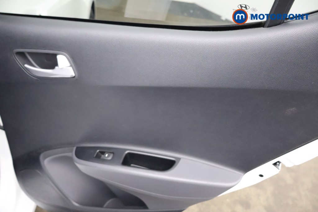 Hyundai I10 Premium Manual Petrol Hatchback - Stock Number (1626659) - 16th supplementary image