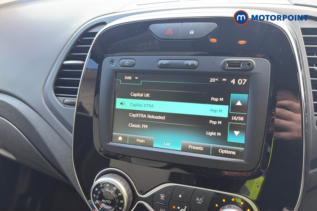 Renault Captur Iconic Manual Petrol SUV - Stock Number (1631718) - 9th supplementary image