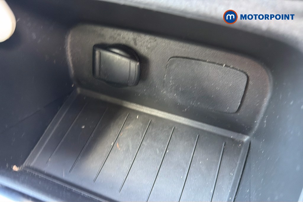 Renault Captur Iconic Manual Petrol SUV - Stock Number (1631718) - 17th supplementary image