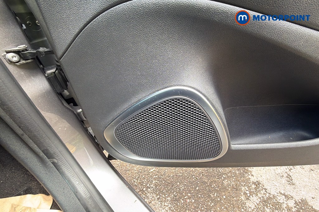 Renault Captur Iconic Manual Petrol SUV - Stock Number (1631718) - 21st supplementary image