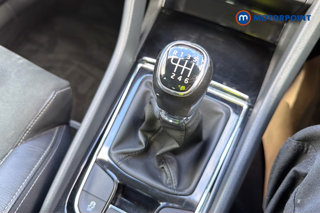 Skoda Karoq Se L Manual Petrol SUV - Stock Number (1632138) - 15th supplementary image