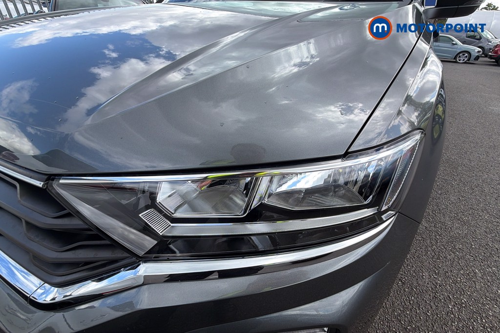 Volkswagen T-Roc Design Manual Petrol SUV - Stock Number (1632609) - 44th supplementary image