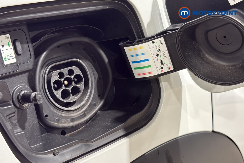 Renault Captur S Edition Automatic Petrol Plug-In Hybrid SUV - Stock Number (1634365) - 40th supplementary image