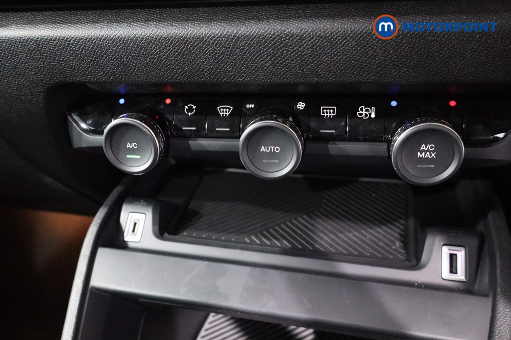 Citroen C4 YOU Manual Petrol Hatchback - Stock Number (1635796) - 18th supplementary image