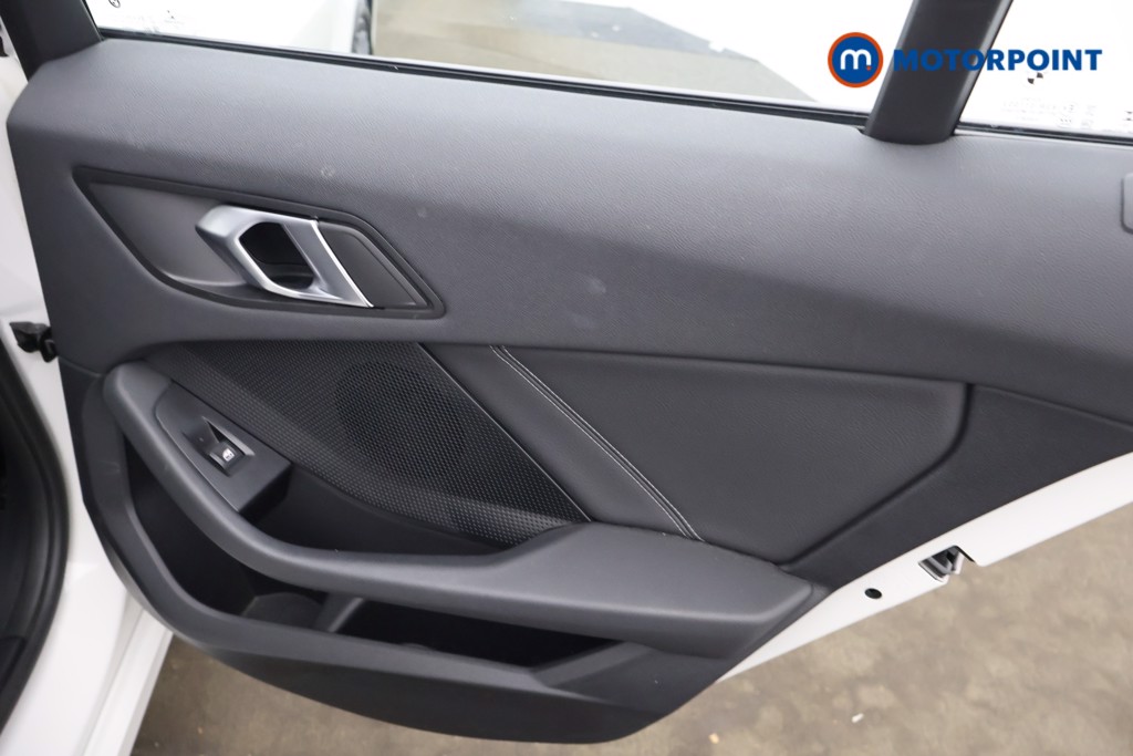 BMW 1 Series Sport Manual Petrol Hatchback - Stock Number (1636618) - 16th supplementary image