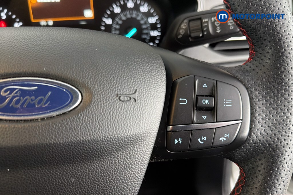 Ford Focus St-Line Manual Petrol Hatchback - Stock Number (1639006) - 4th supplementary image