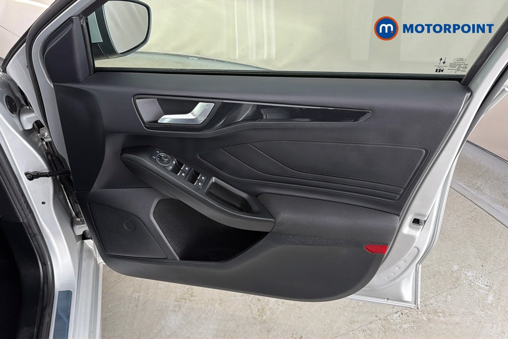 Ford Focus St-Line Manual Petrol Hatchback - Stock Number (1639006) - 19th supplementary image