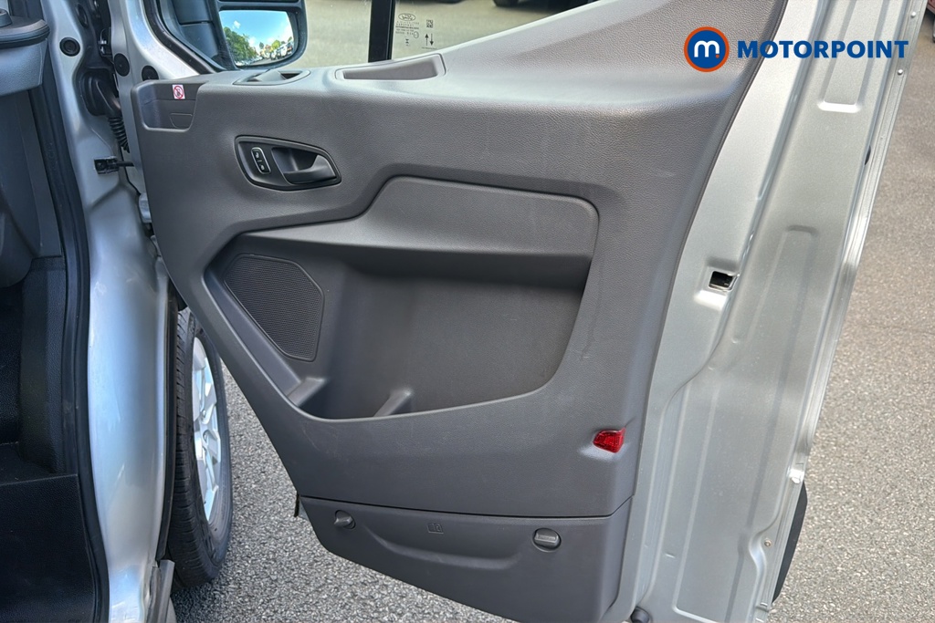 Ford Transit Limited Automatic Diesel Medium Roof Van - Stock Number (1639449) - 18th supplementary image