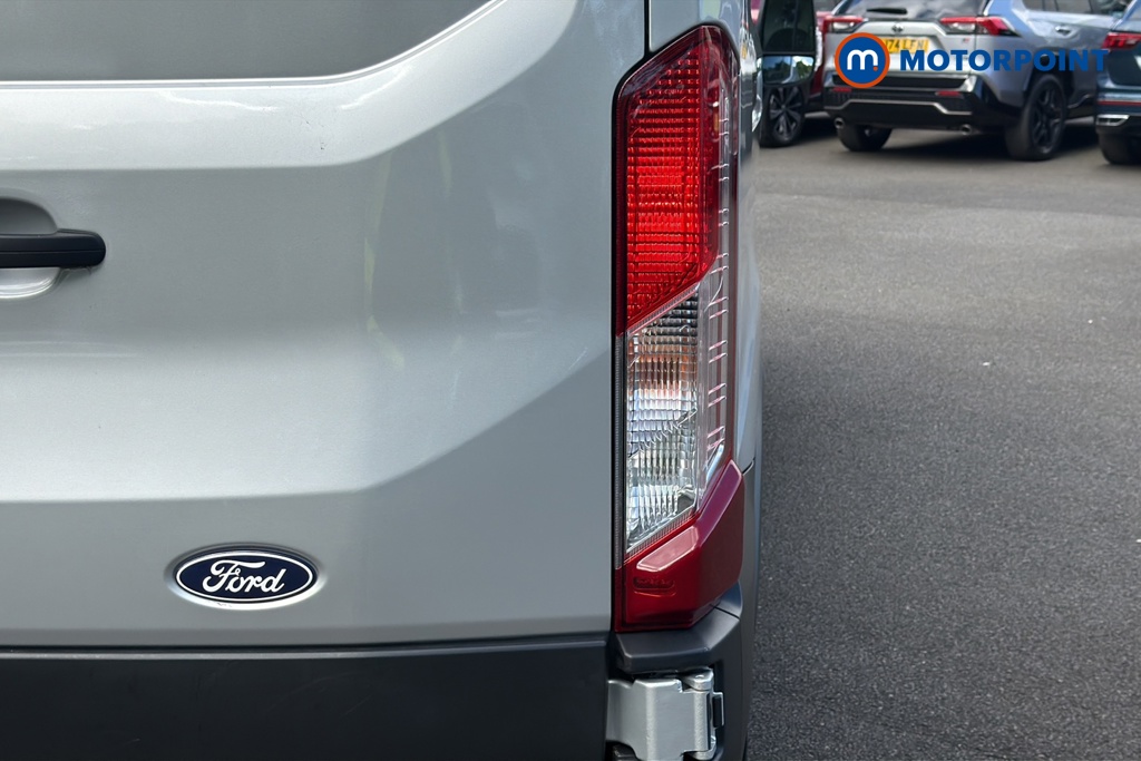 Ford Transit Limited Automatic Diesel Medium Roof Van - Stock Number (1639449) - 36th supplementary image