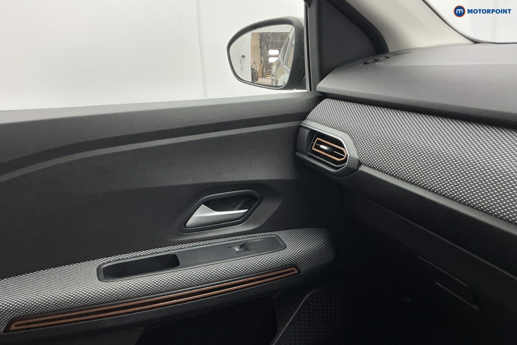 Dacia Sandero Stepway Expression Manual Petrol Hatchback - Stock Number (1639462) - 19th supplementary image