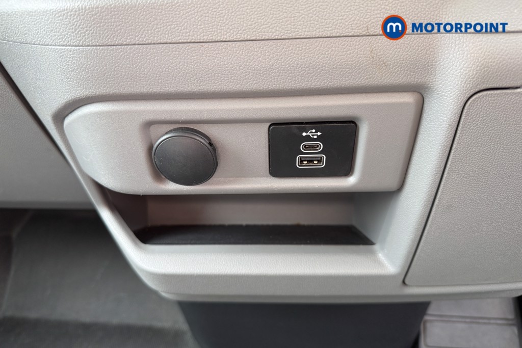 Ford Transit Custom Limited Automatic Diesel Panel Van - Stock Number (1640022) - 13th supplementary image