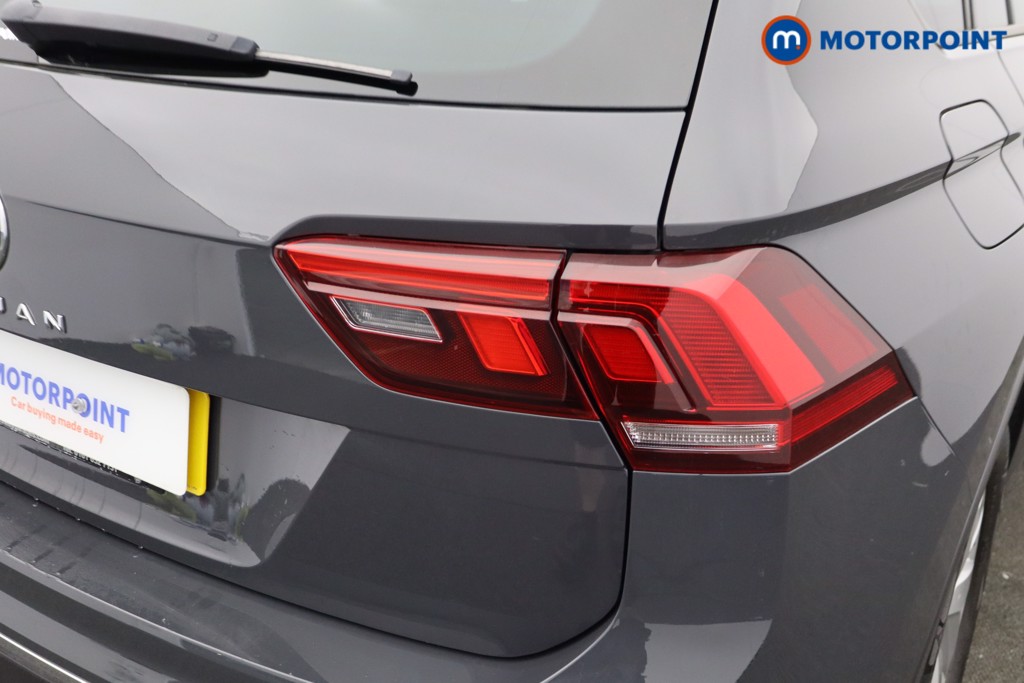 Volkswagen Tiguan Life Manual Petrol SUV - Stock Number (1640135) - 3rd supplementary image