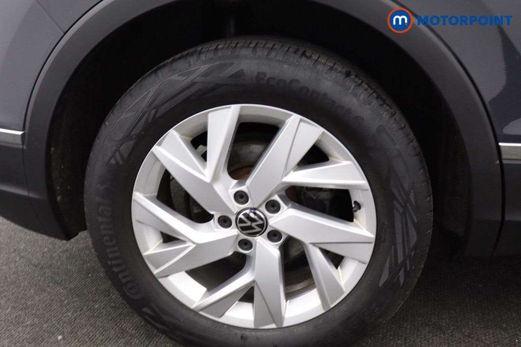 Volkswagen Tiguan Life Manual Petrol SUV - Stock Number (1640135) - 6th supplementary image