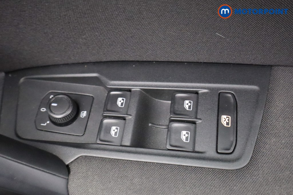Volkswagen Tiguan Life Manual Petrol SUV - Stock Number (1640135) - 10th supplementary image