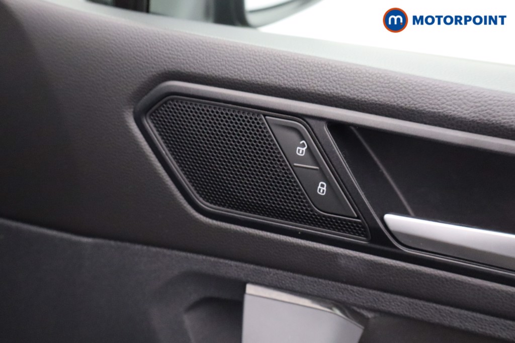 Volkswagen Tiguan Life Manual Petrol SUV - Stock Number (1640135) - 11th supplementary image