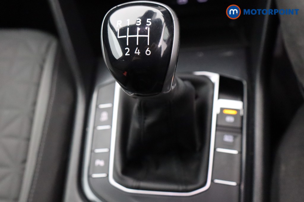 Volkswagen Tiguan Life Manual Petrol SUV - Stock Number (1640135) - 16th supplementary image