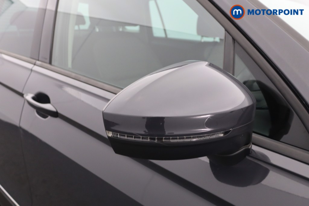 Volkswagen Tiguan Life Manual Petrol SUV - Stock Number (1640135) - 27th supplementary image