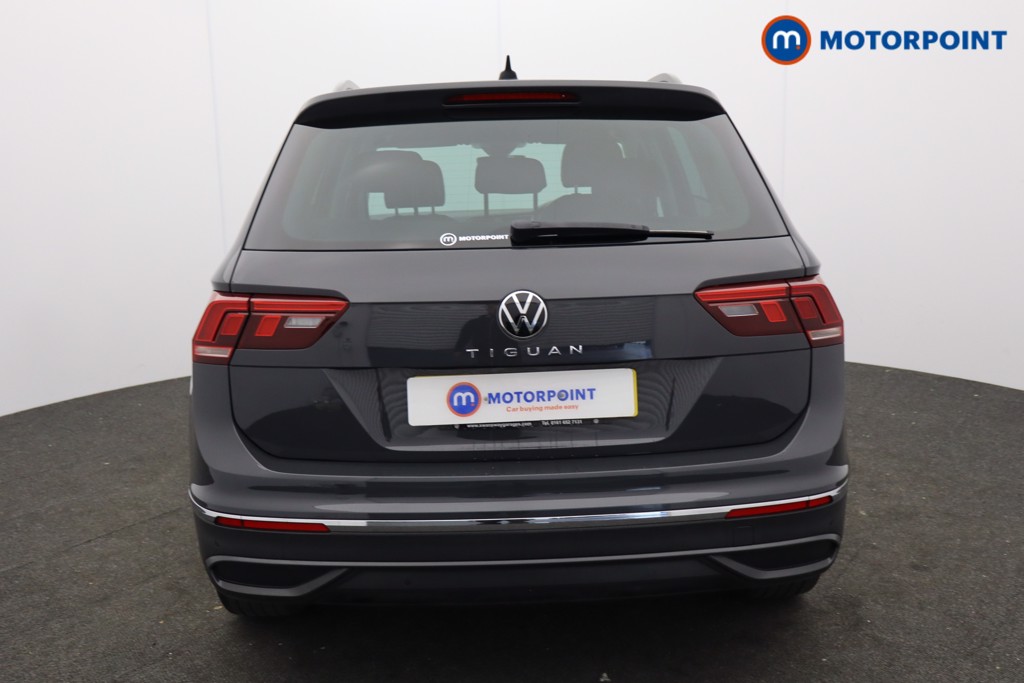Volkswagen Tiguan Life Manual Petrol SUV - Stock Number (1640135) - 1st supplementary image