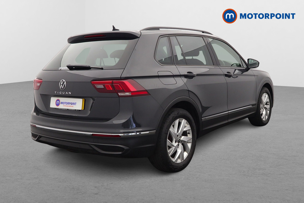 Volkswagen Tiguan Life Manual Petrol SUV - Stock Number (1640135) - Drivers side rear corner
