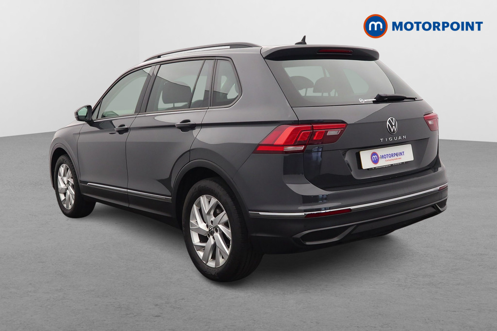 Volkswagen Tiguan Life Manual Petrol SUV - Stock Number (1640135) - Passenger side rear corner