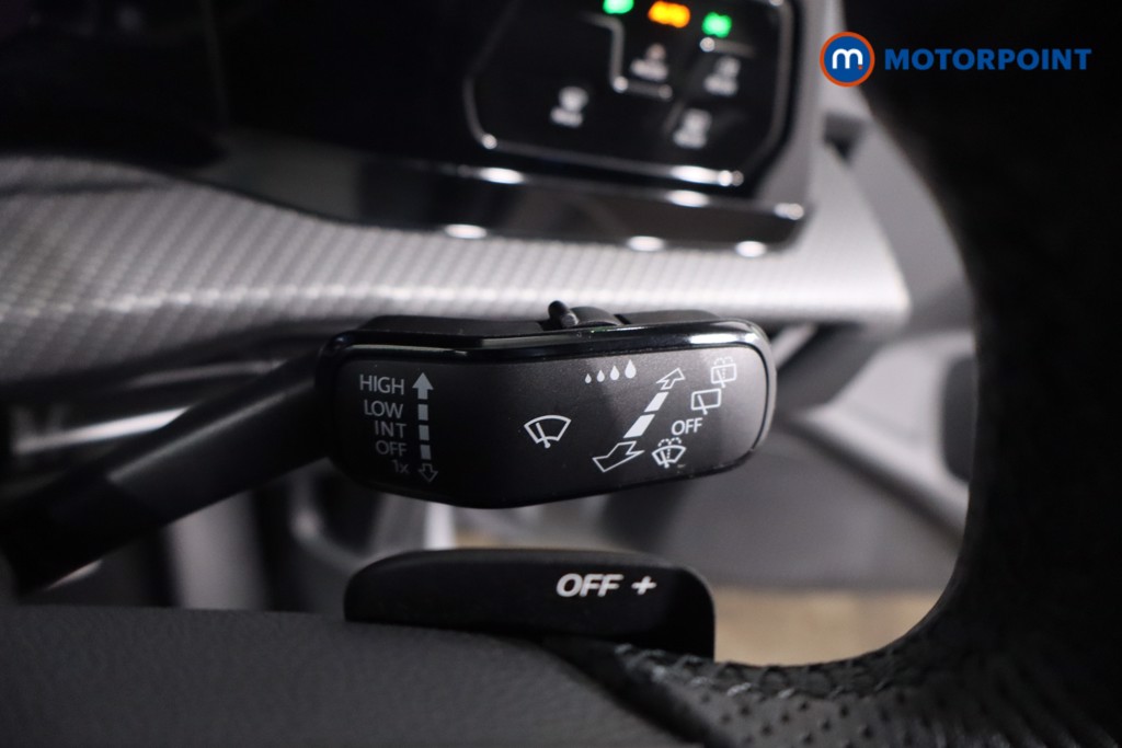 Volkswagen Golf R-Line Automatic Petrol Hatchback - Stock Number (1640960) - 17th supplementary image