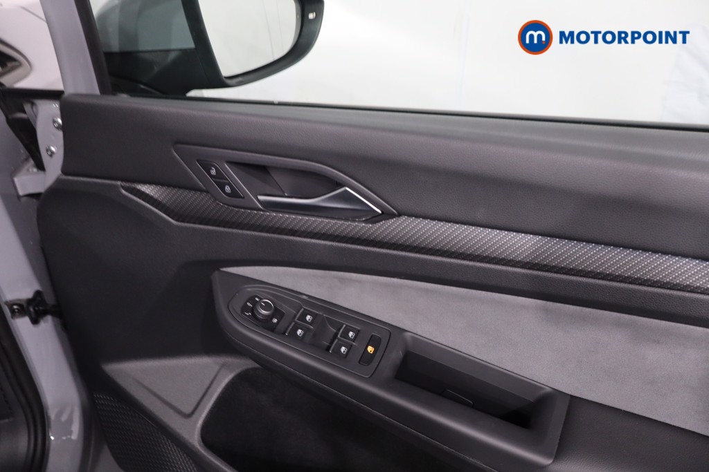 Volkswagen Golf R-Line Automatic Petrol Hatchback - Stock Number (1640960) - 23rd supplementary image
