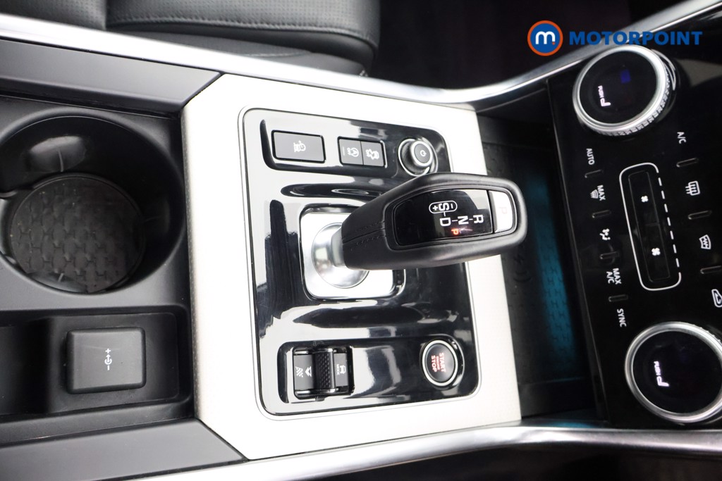 Jaguar XE R-Dynamic Black Automatic Diesel Saloon - Stock Number (1641009) - 8th supplementary image