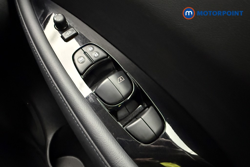 Nissan Leaf Tekna Automatic Electric Hatchback - Stock Number (1641217) - 16th supplementary image