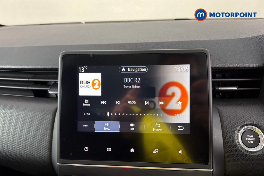 Renault Clio Iconic Edition Manual Petrol Hatchback - Stock Number (1641618) - 9th supplementary image