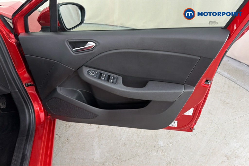 Renault Clio Iconic Edition Manual Petrol Hatchback - Stock Number (1641618) - 19th supplementary image