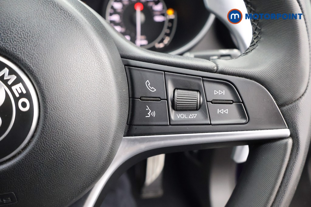 Alfa Romeo Stelvio Milano Automatic Petrol SUV - Stock Number (1641628) - 3rd supplementary image