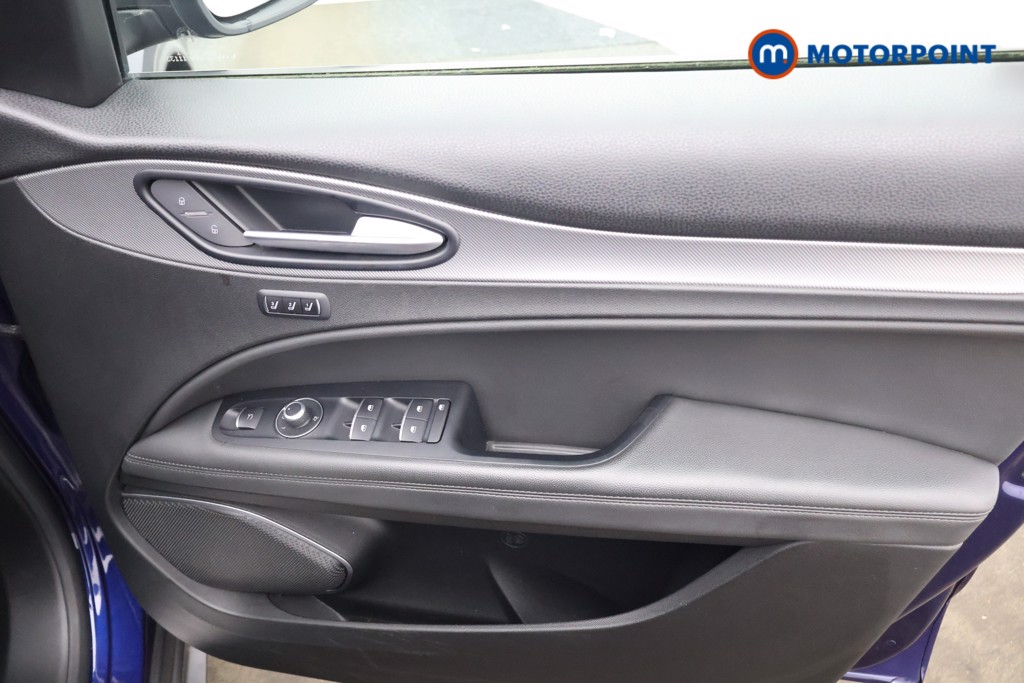Alfa Romeo Stelvio Milano Automatic Petrol SUV - Stock Number (1641628) - 11th supplementary image