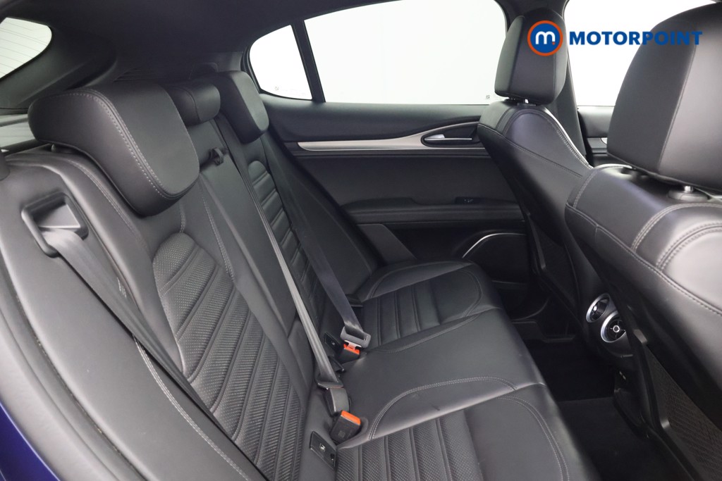 Alfa Romeo Stelvio Milano Automatic Petrol SUV - Stock Number (1641628) - 14th supplementary image